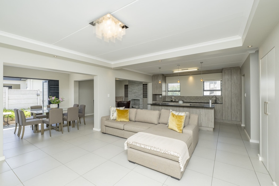 3 Bedroom Property for Sale in Protea Heights Western Cape